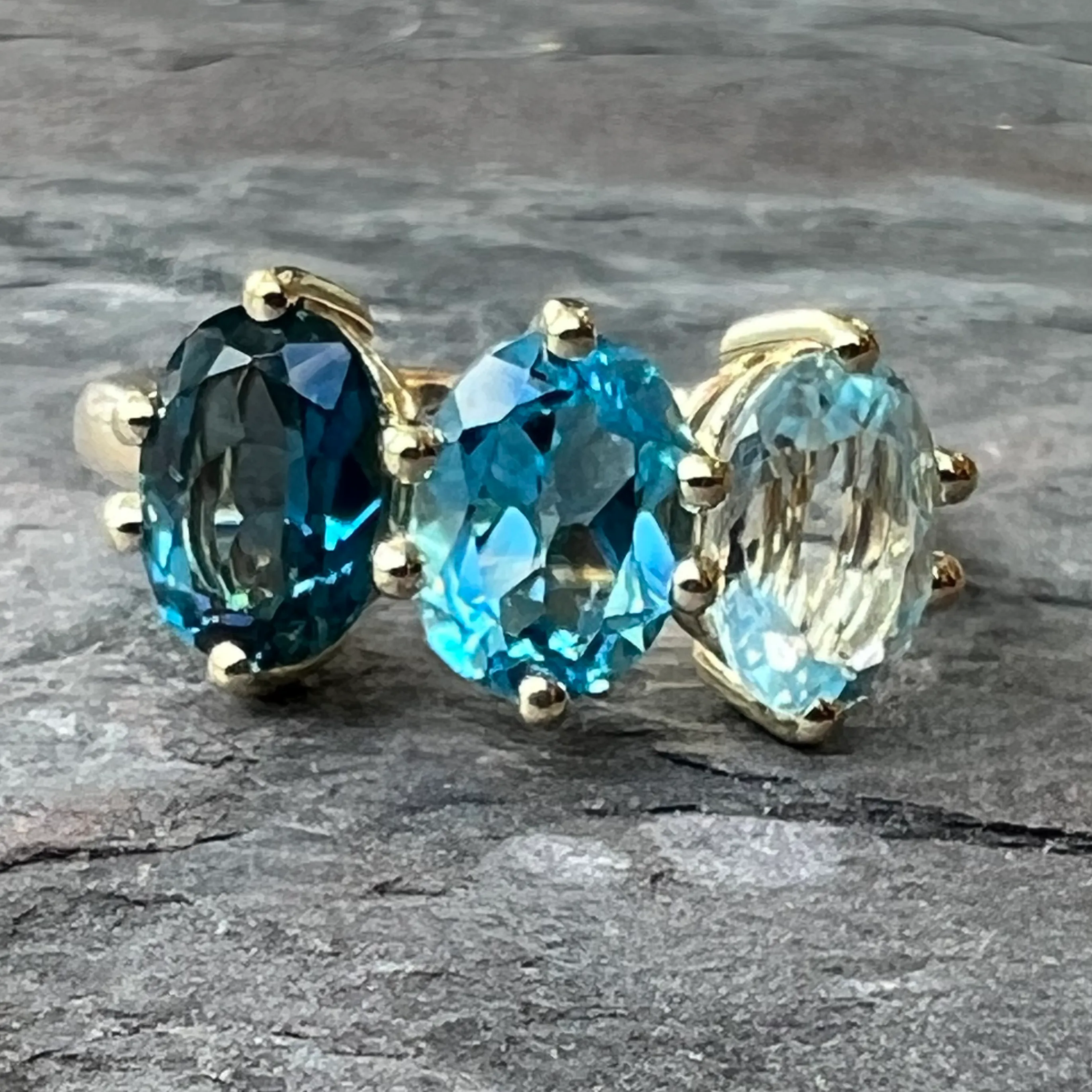 Blues Topaz 14K Gold Ring