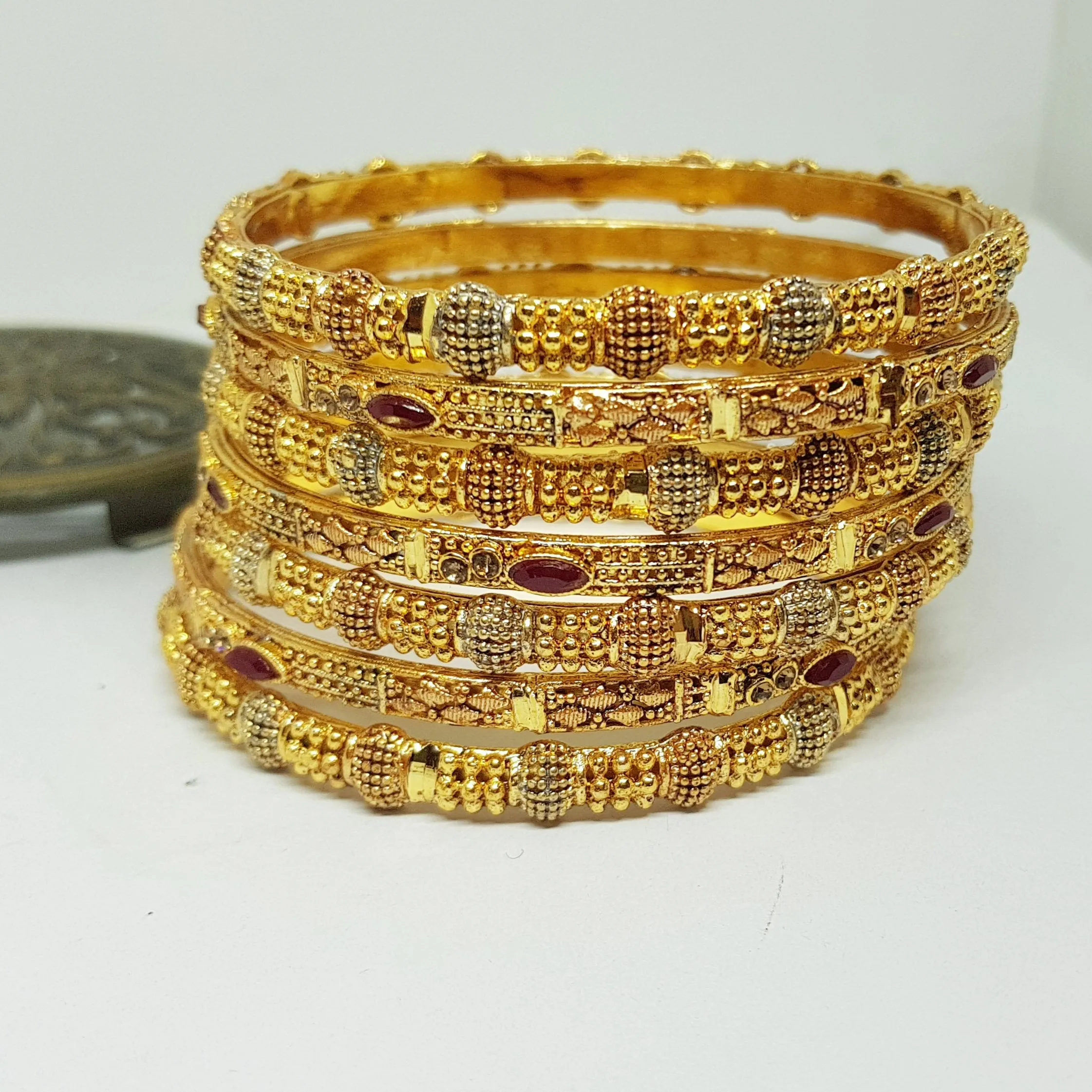 Hs 4874 Gold polish Bangles set(R)