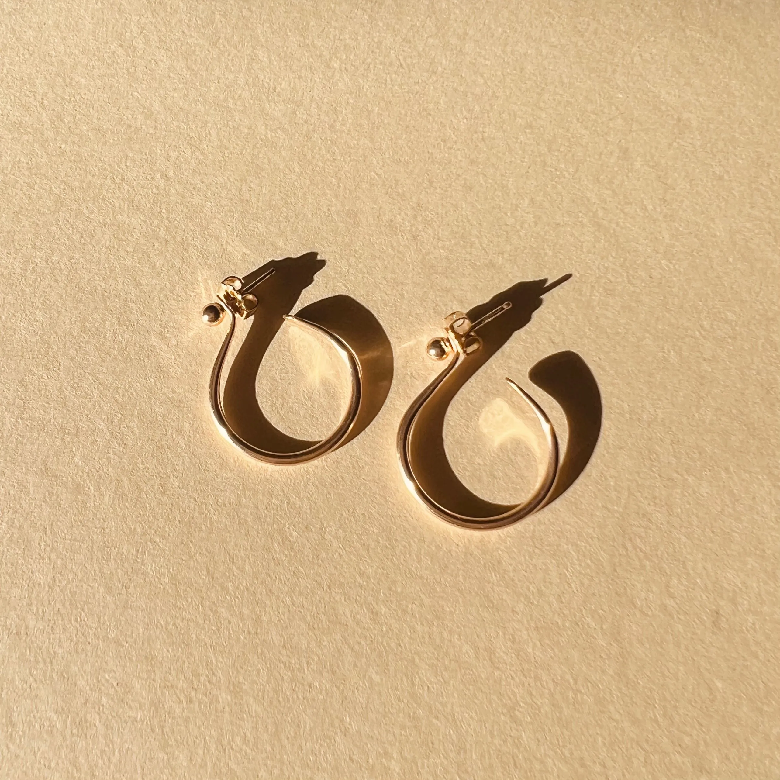 KVIKA HOOP EARRINGS