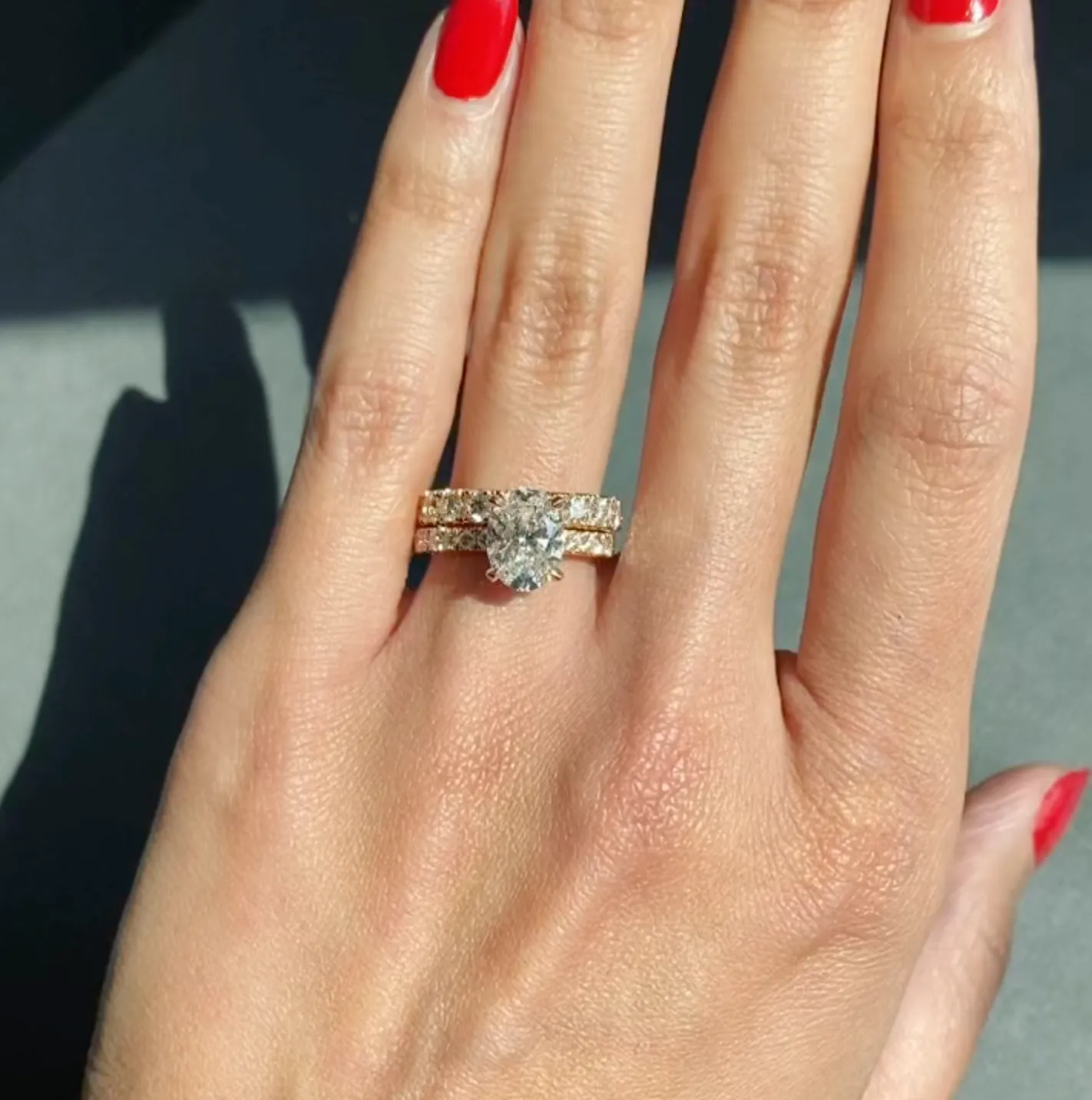 Suma Oval-Shaped Brilliant Cut White Diamond Engagement Ring In 18K White Gold