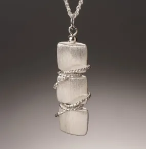 trio twist pendant