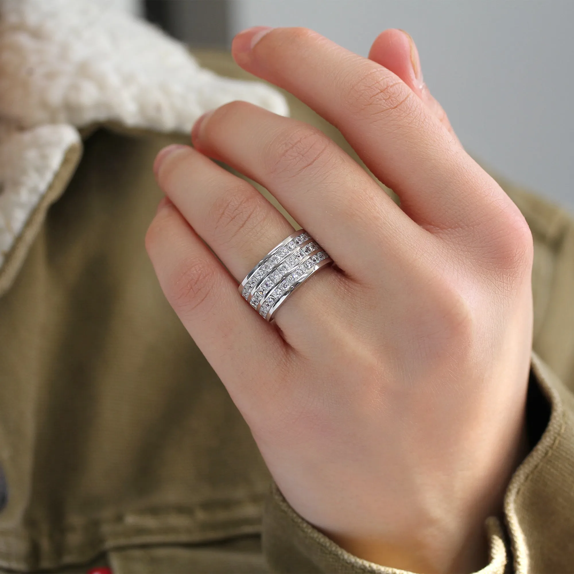 Urvi 3 Ring