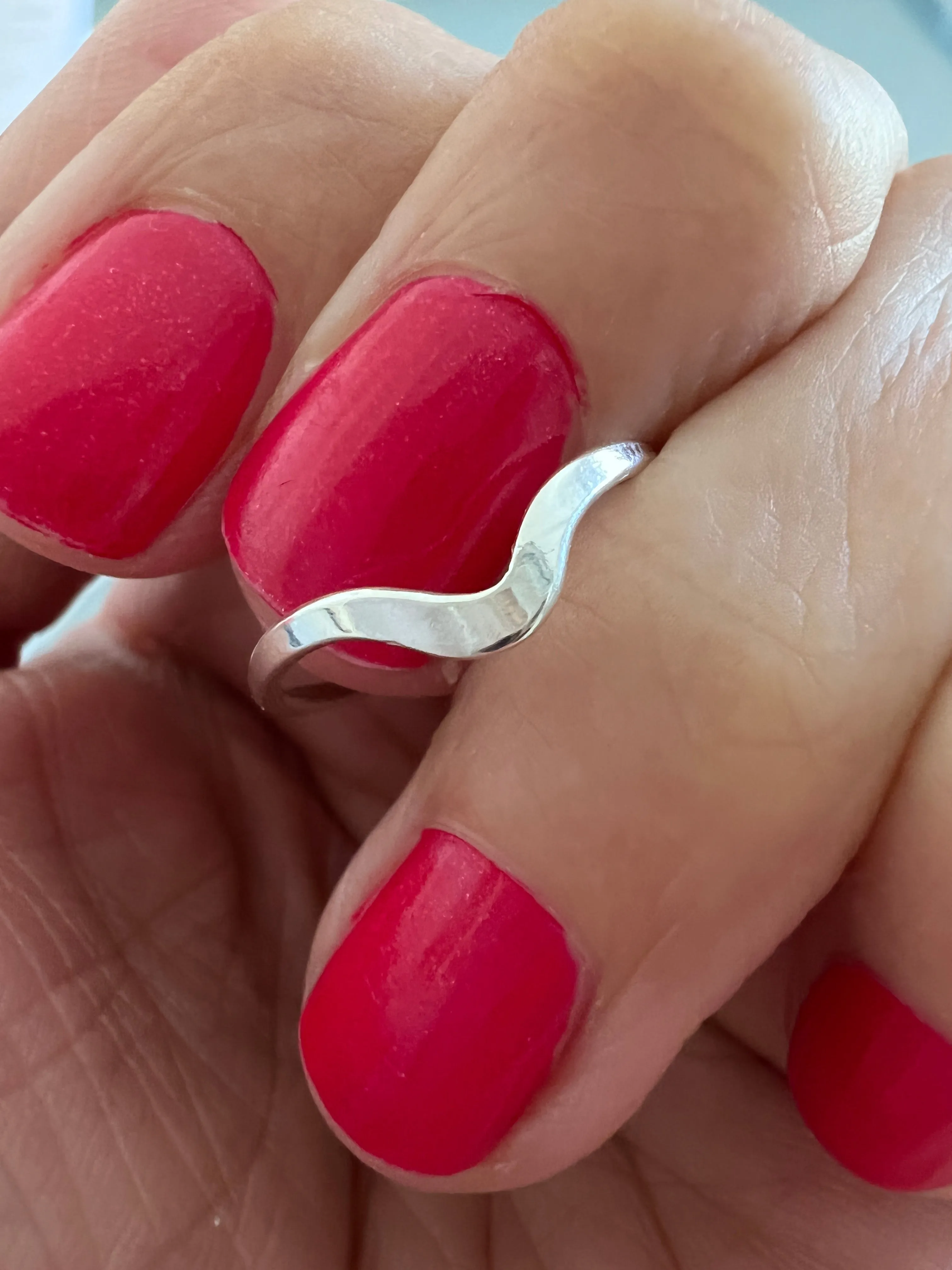 V Midi Ring